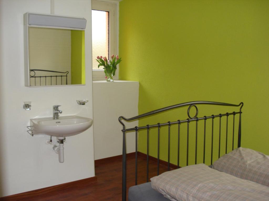 Hostel Lion Lodge Luzern Bilik gambar